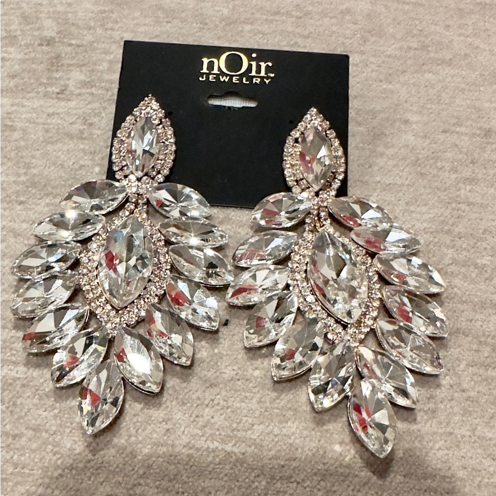 Noir earrings